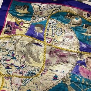 Vintage 100% silk. Rolled hem beautiful design